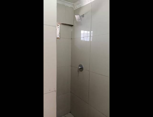 2 BEDROOM PROPERTY TO RENT IN LOMBARDY EAST